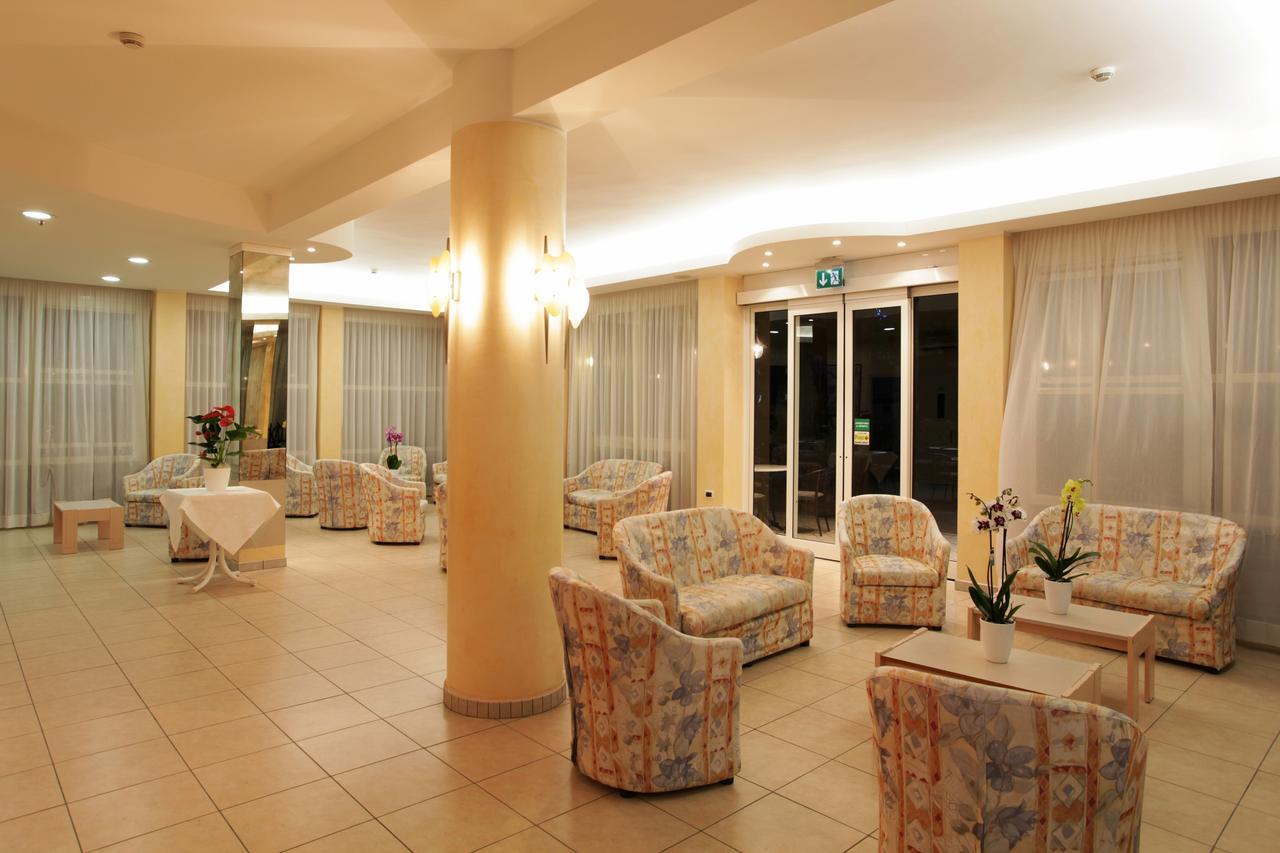 Hotel Santa Maria Cervia Exteriör bild